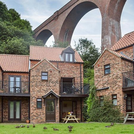 Villa Quackers Whitby Exterior foto