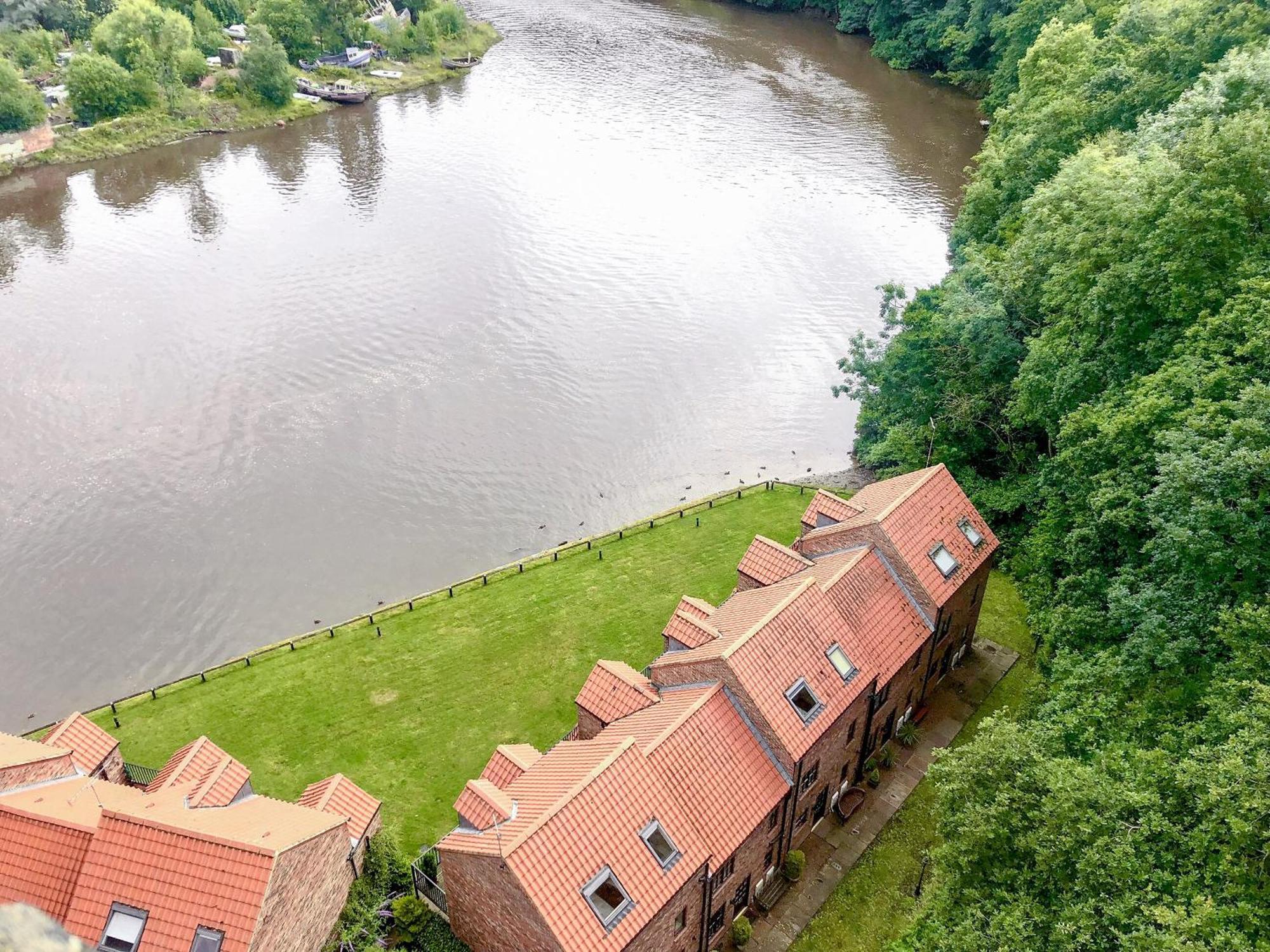 Villa Quackers Whitby Exterior foto